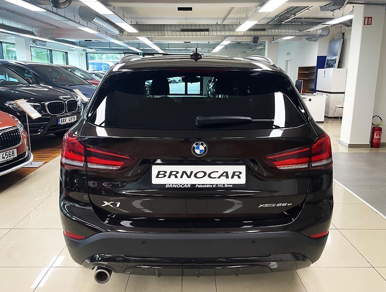 BMW X1 xDrive25e, ČR, 1.MAJ - fotka 5 z 32