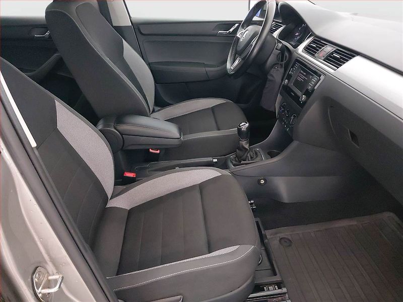Škoda Rapid (2016) Spaceback 1.2 TSI - fotka 9 z 15