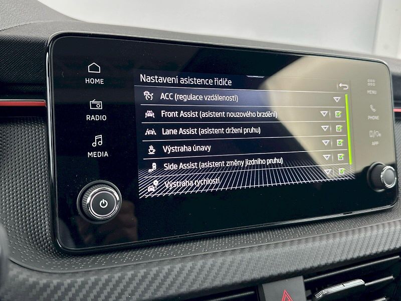Škoda Scala (2025) DSG 1.5TSI 110kW Monte Carlo - fotka 13 z 33