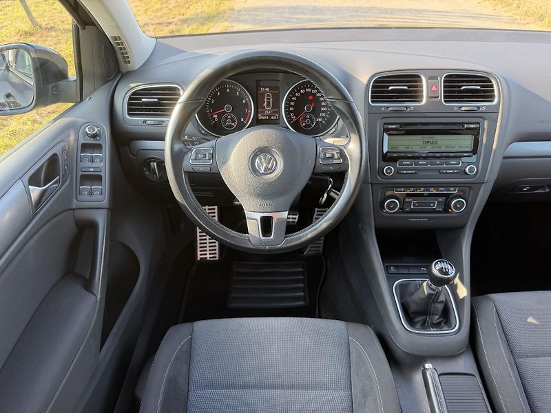 Volkswagen Golf (2011) VI 1,4i16V STYLE 1 MAJITEL - fotka 37 z 66