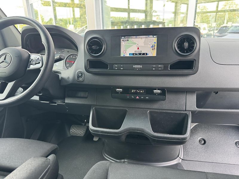 Mercedes-Benz Sprinter (2022) 317CDi Aut.Navi,Kamera,Tažné - fotka 13 z 22