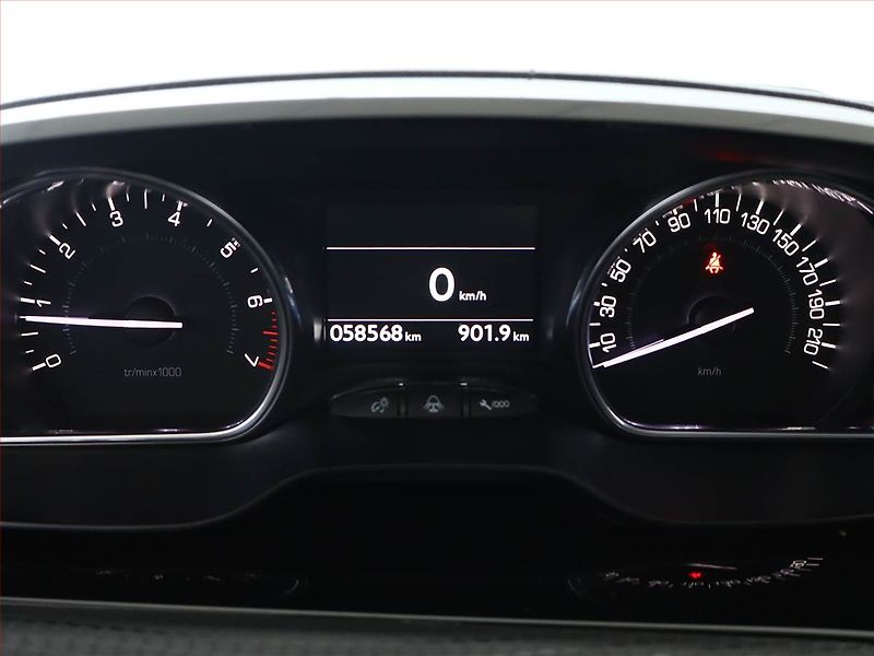 Peugeot 2008 (2019) 1.2 PureTech, Serv.kniha, Kůže - fotka 9 z 17
