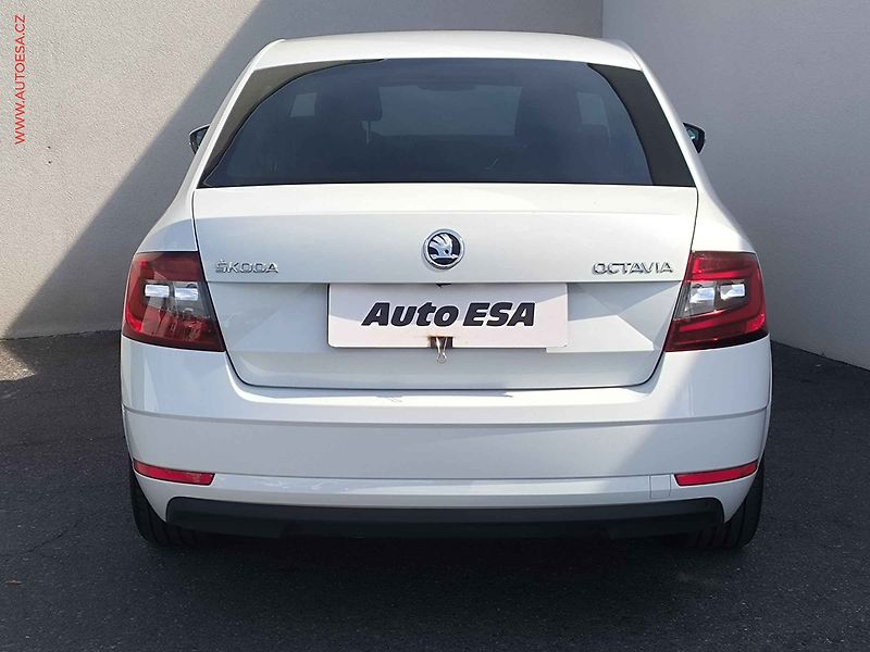 Škoda Octavia (2018) 1.4 TSI, 2.maj,ČR, LED - fotka 5 z 21
