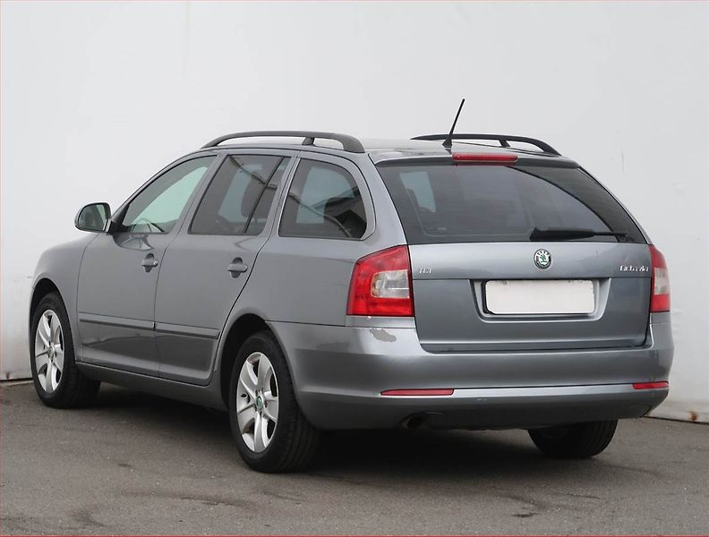 Škoda Octavia (2012) Ambition 1.6 TDI, Tempomat - fotka 4 z 19