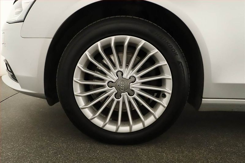 Audi A4 (2013) 2.0 TDI, Serv.kniha, Bi-Xenony - fotka 18 z 18