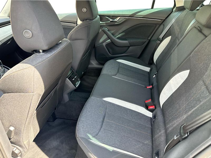 Škoda Kamiq Top Selection 1,0 TSI 85 kW 7- - fotka 11 z 19