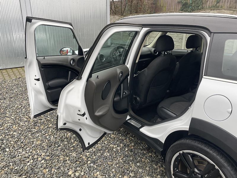 Mini Countryman 2.0SD 110PS COOPER D AUTOMAT!! - fotka 109 z 189