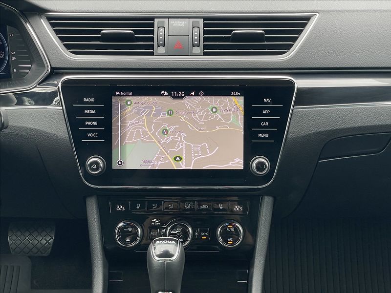 Škoda Superb 2,0 TDI DSG L&K TAŽNÉ+DCC+ACC - fotka 12 z 25