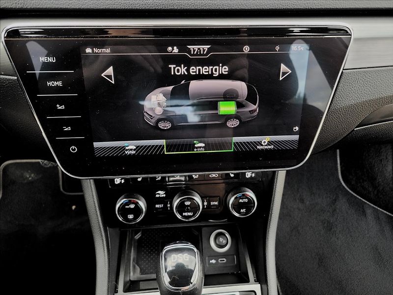 Škoda Superb 1,4 PHEV,160kw,DSG,Clever+ - fotka 33 z 49