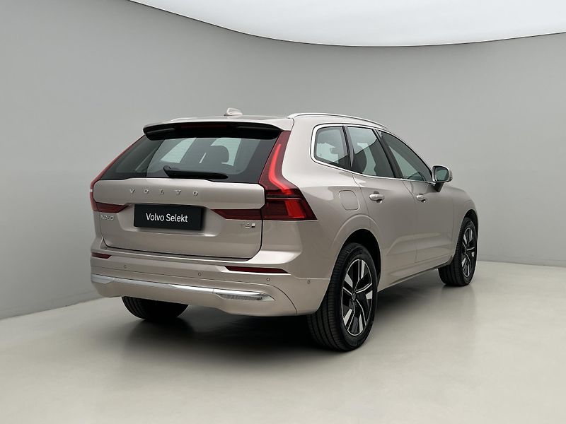 Volvo XC60 T6 AWD BRIGHT PLUS CZ 1.maj. - fotka 13 z 47