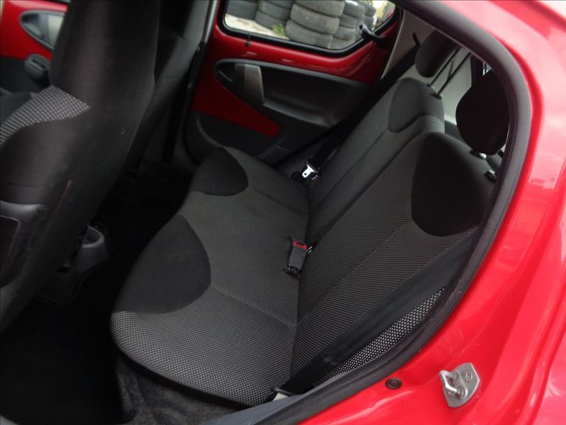 Toyota Aygo 1,0 - fotka 12 z 16
