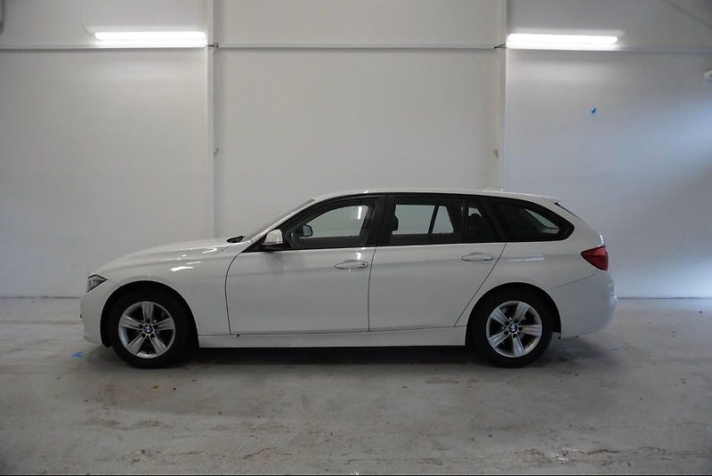 BMW Řada 3 318 AUTOMAT - fotka 8 z 32