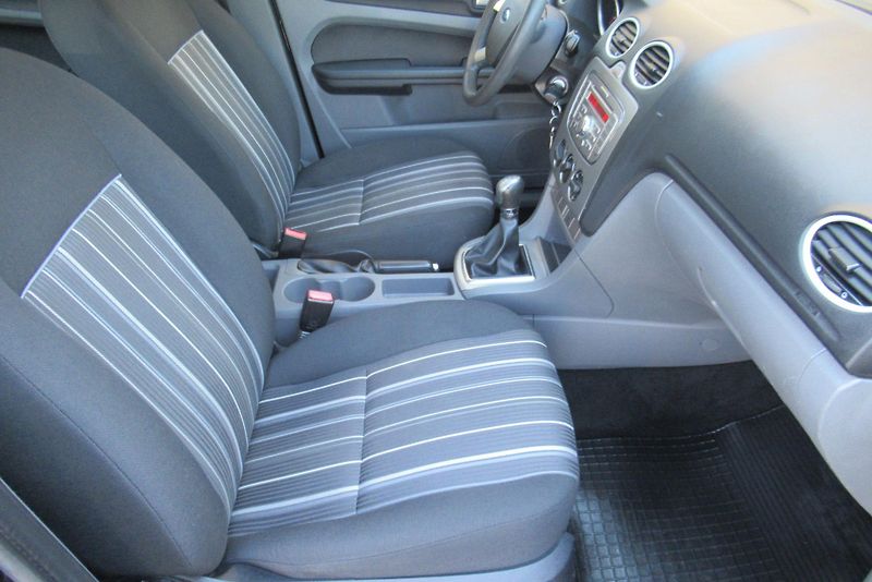 Ford Focus 1.6 TDCi KLIMA TAŽNÉ - fotka 12 z 16