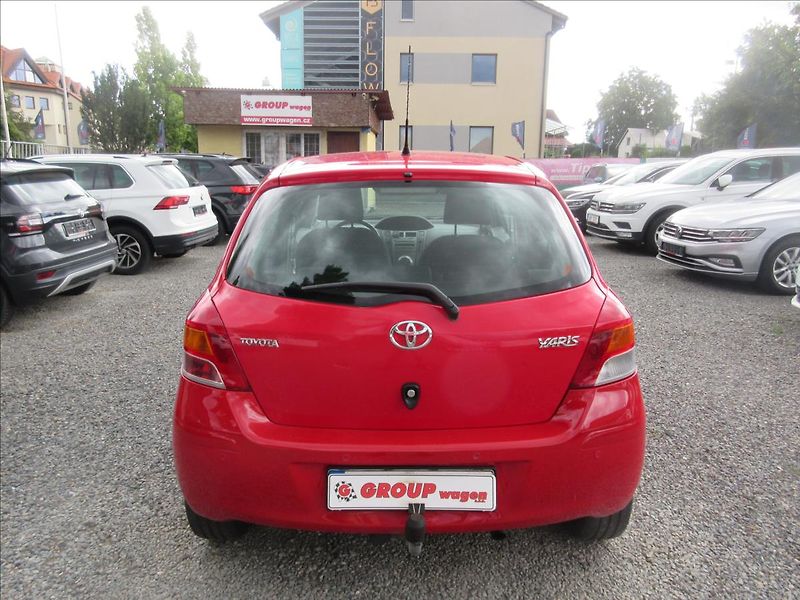 Toyota Yaris 1,3 VVTi Automat - fotka 5 z 14