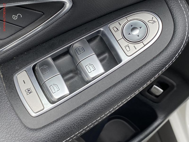 Mercedes-Benz GLC (2016) 2.0T GLC250 4M, AT, LED - fotka 11 z 22
