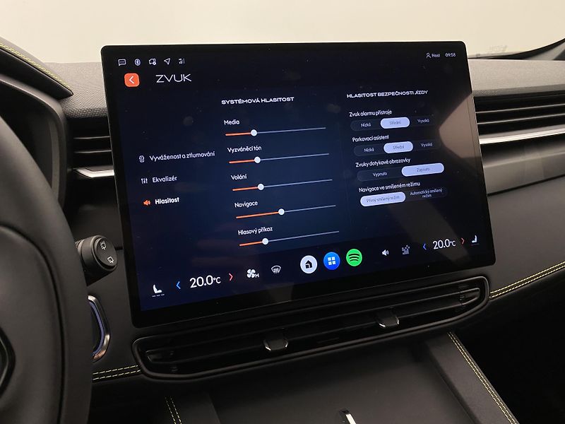 Lynk & Co 01 (2025) CORE PHEV AUT CZ 1.maj - fotka 70 z 95