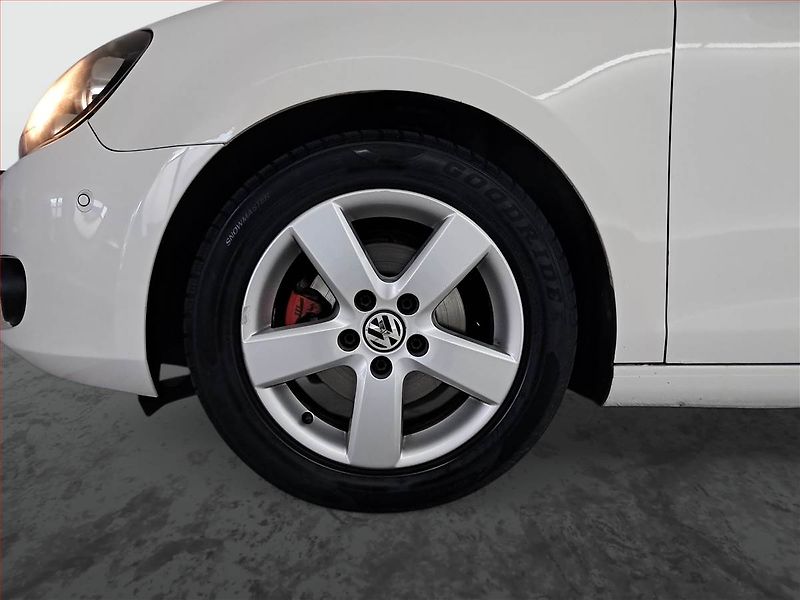 Volkswagen Golf (2010) Comfortline 1.2 TSI, udržované - fotka 15 z 17