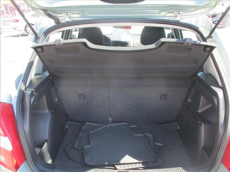 Škoda Fabia 1,2 TSI, klima, serv. kniha, - fotka 13 z 36
