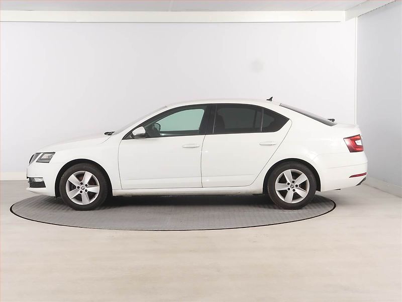Škoda Octavia (2019) 1.5 TSI, Automat, Navi - fotka 3 z 21