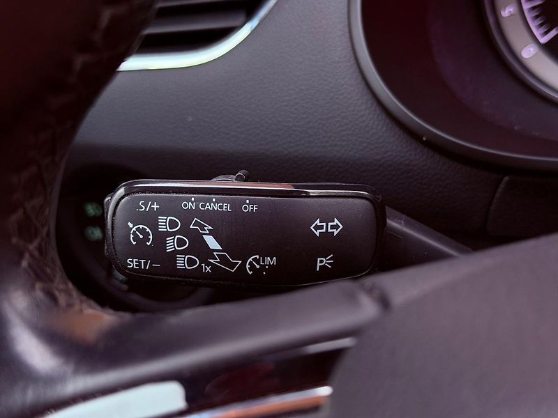 Škoda Octavia 2.0 TDi DSG 4x4 Scout, ČR - fotka 25 z 30