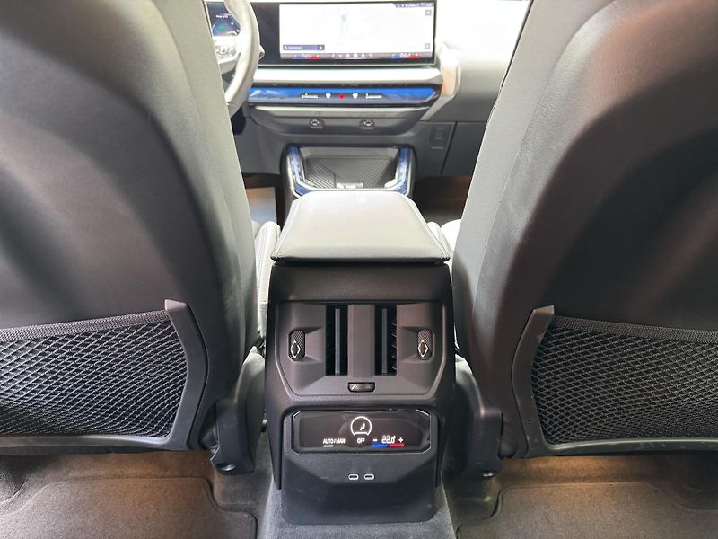 BMW X3 40xD-M PAKET-R19-LED-H&K - fotka 30 z 36