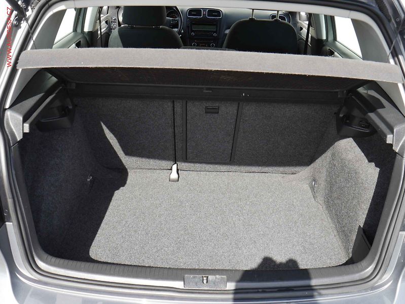 Volkswagen Golf (2009) 2.0TDi, AAC, tempo - fotka 7 z 19