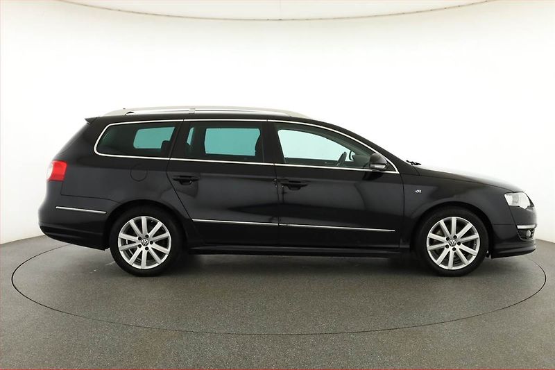 Volkswagen Passat (2010) 2.0 TDI, Automat, po STK - fotka 6 z 17