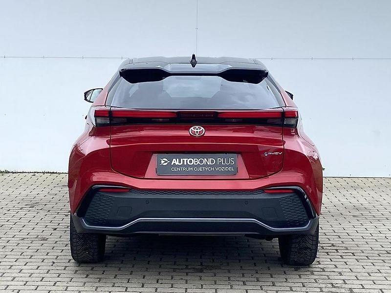 Toyota C-HR 2.0 PHEV 220k c-CVT Executive - fotka 9 z 23