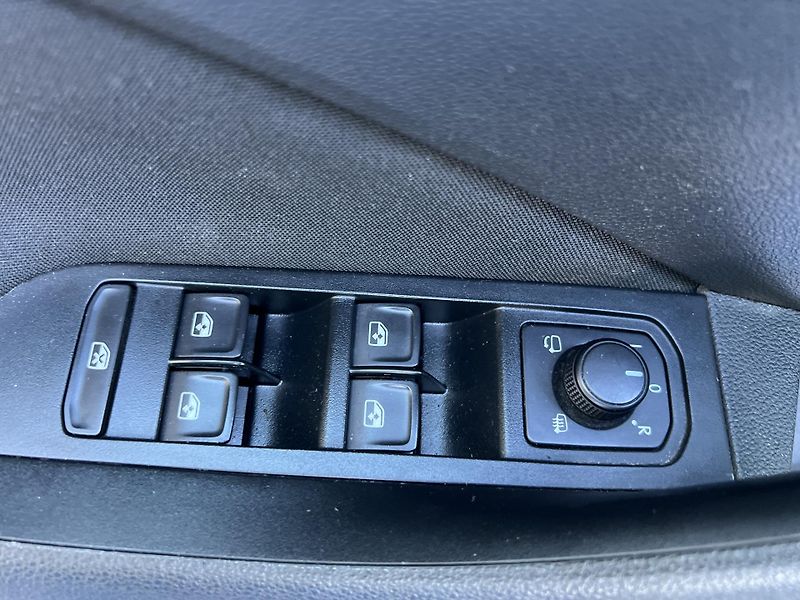 Škoda Kamiq Ambition 1.0TSi 70kw KAMERA  - fotka 12 z 42