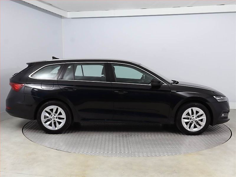 Škoda Octavia (2024) 2.0 TDI - fotka 6 z 19