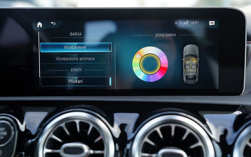 Mercedes-Benz Třídy A A 180d AMG/7AT/kůže/Designo/ČR - fotka 34 z 37