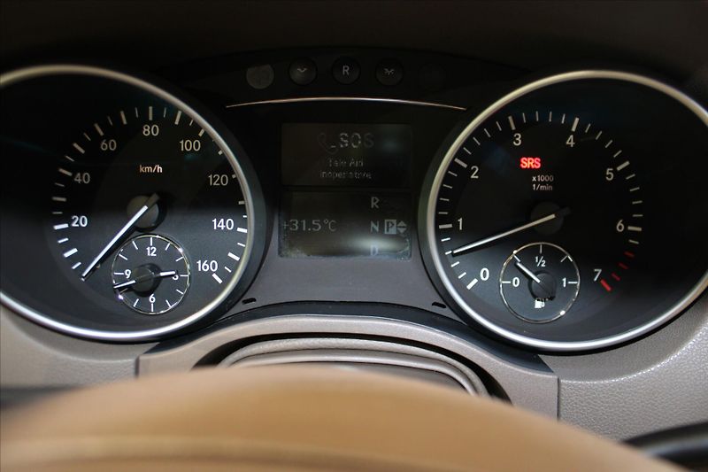 Mercedes-Benz Třídy M 350 4MATIC H&K/Pano  ML - fotka 14 z 23
