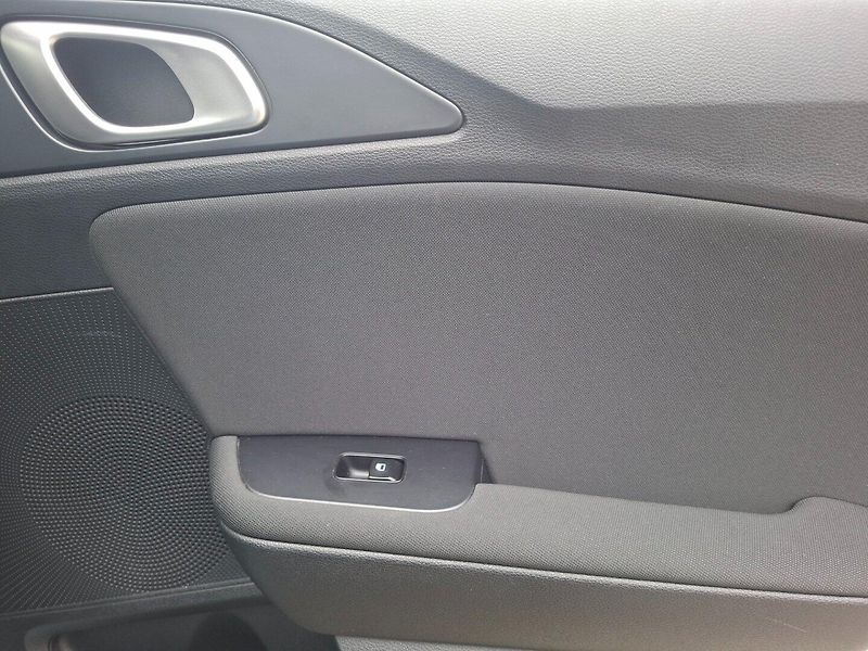 Kia Ceed (2023) SW 1.5T-GDI 118kW -1.MAJITEL - fotka 27 z 38