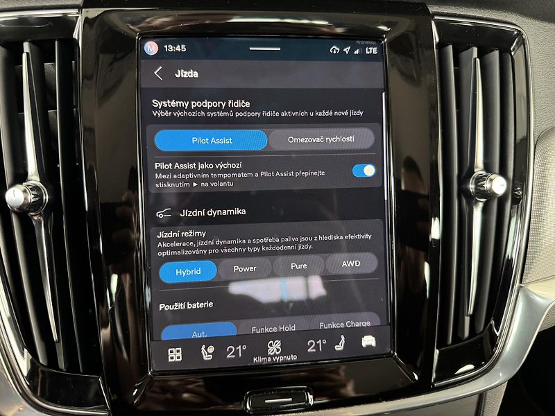 Volvo V90 T6 AWD*Recharge*KeyLess*Tažné - fotka 21 z 37
