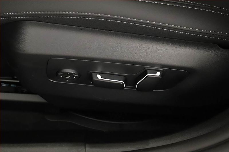 BMW Řada 5 (2025) 540d xDrive, 360°, Paměť - fotka 27 z 28