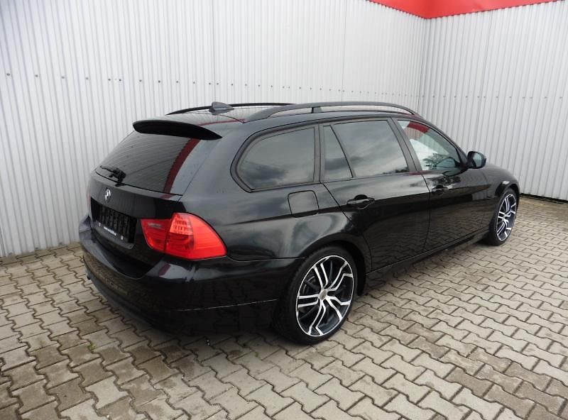 BMW Řada 3 320i Touring, Navi - fotka 4 z 15