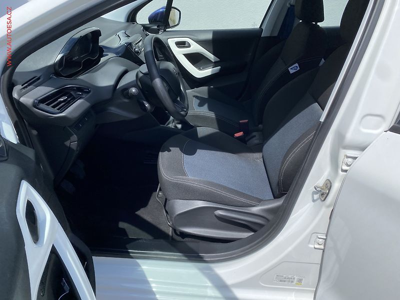Peugeot 208 (2016) 1.0 PT, AC, tempo - fotka 9 z 15