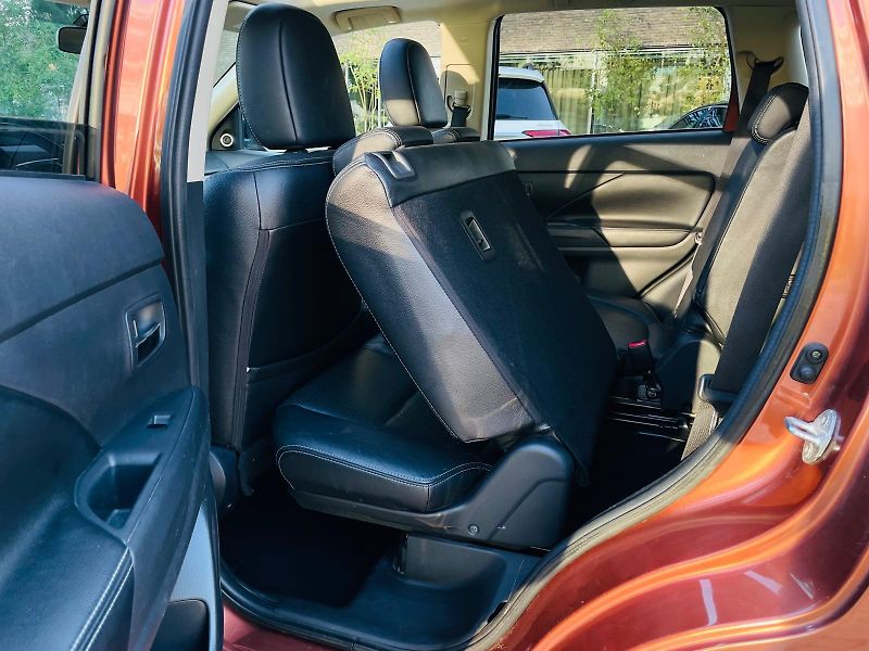 Mitsubishi Outlander 2.2D 4x4 7MÍST KAMERA SERVISKA - fotka 33 z 50