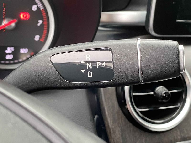 Mercedes-Benz Třídy C (2016) 1.6, AT, LED - fotka 15 z 20