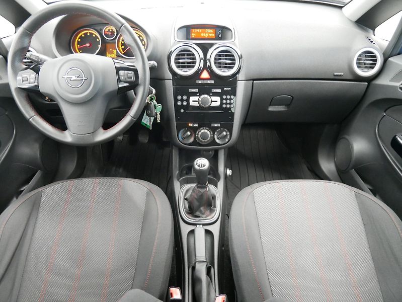 Opel Corsa - fotka 5 z 21