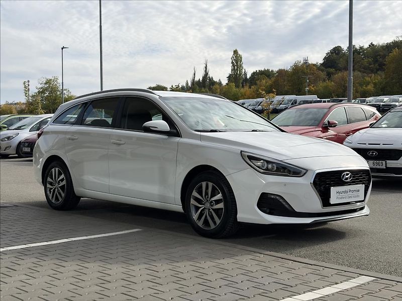 Hyundai i30 1,6 CRDi  WG Style - fotka 4 z 26
