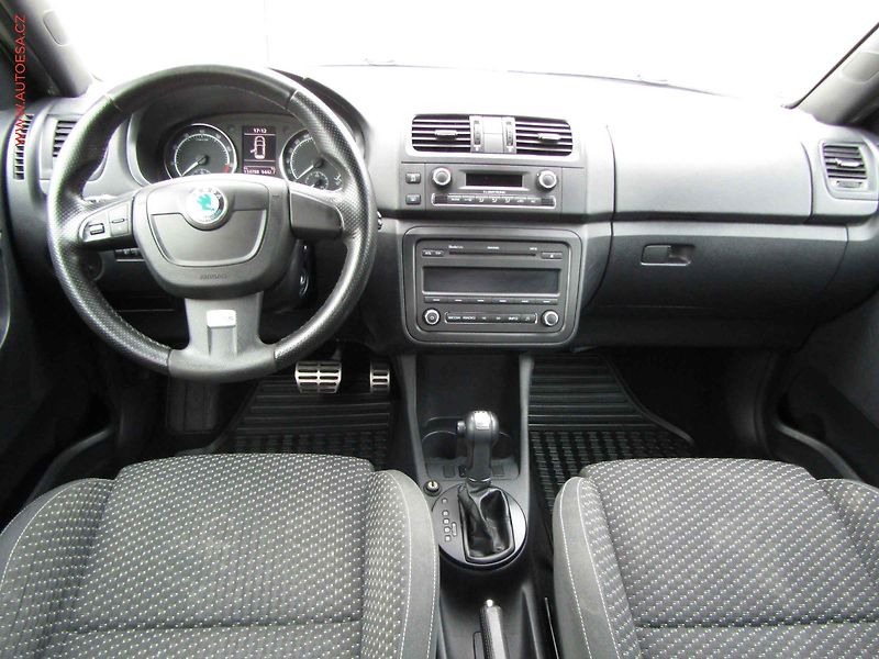 Škoda Fabia (2011) 1.4 TSi, 2.maj,ČR, RS, DSG - fotka 8 z 17