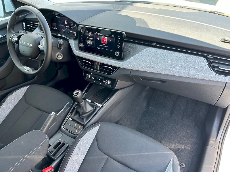 Škoda Scala (2025) Selection 1.0 TSI 85 kW - fotka 17 z 35