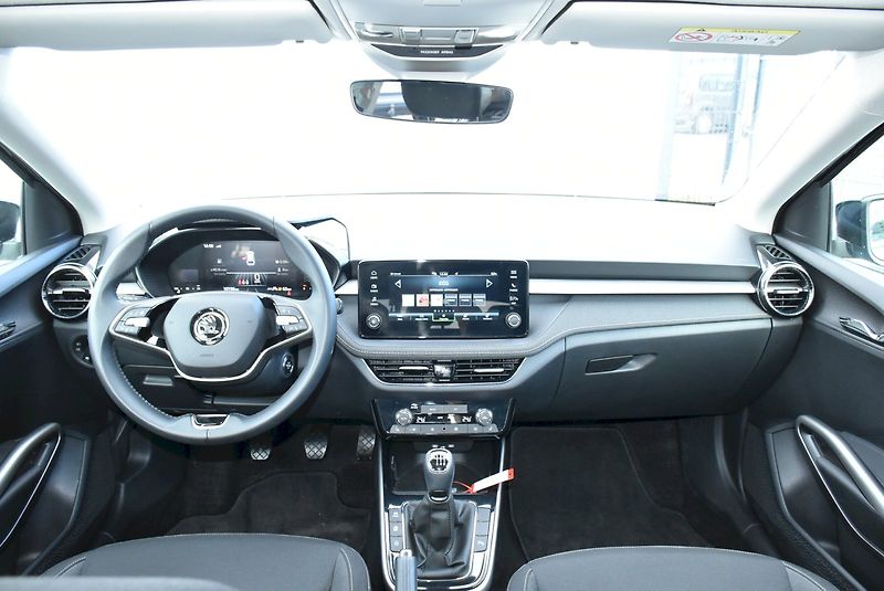 Škoda Fabia (2024) Top Selection 1.0 TSI 85kW - fotka 14 z 33