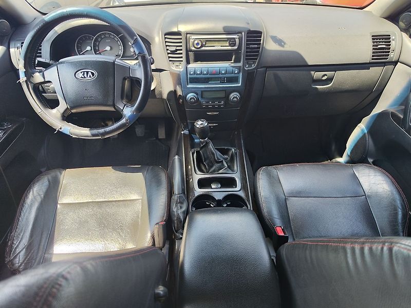Kia Sorento 2.5 CRDi/125kW 4x4, ČR 2.Maj. - fotka 13 z 24