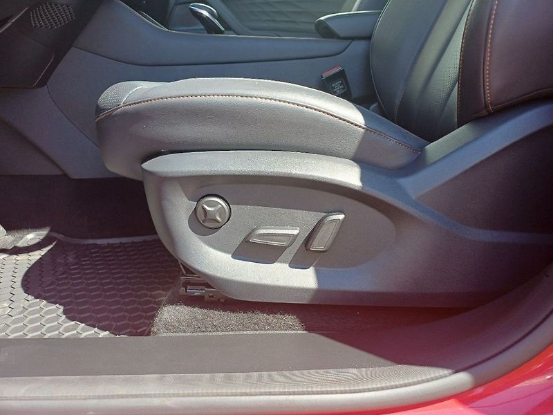 MG HS EXCLUSIVE 1,5 TGI 125 kW autom - fotka 7 z 18