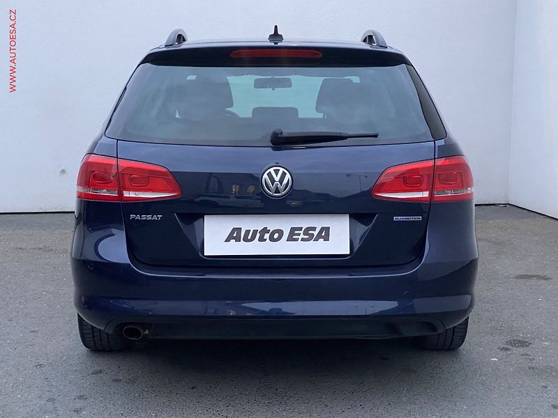 Volkswagen Passat (2014) 1.6 TDi, AC, výhřev sed - fotka 5 z 15