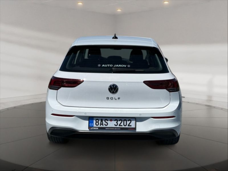 Volkswagen Golf 1,0 TSI Life - fotka 4 z 10