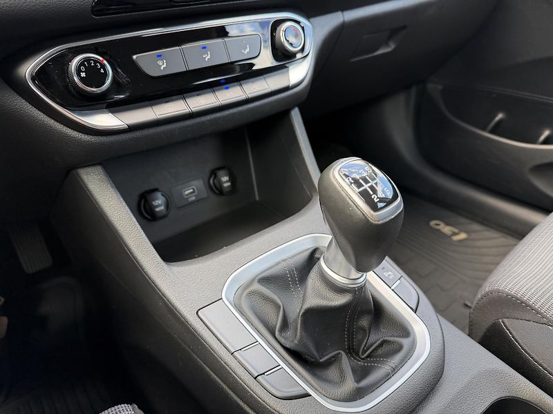 Hyundai i30 (2021) 1.0 t-gdi 88 kW / manual  - fotka 16 z 19