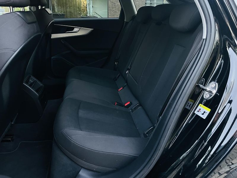 Audi A4 1.4TFSI MAN 1MAJITEL TAŽNÉ LED - fotka 30 z 44